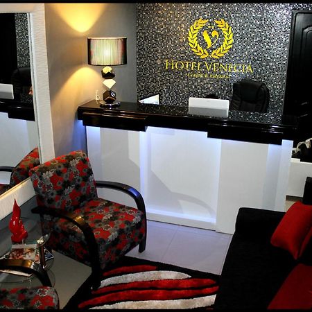 Hotel Venecia Huánuco エクステリア 写真