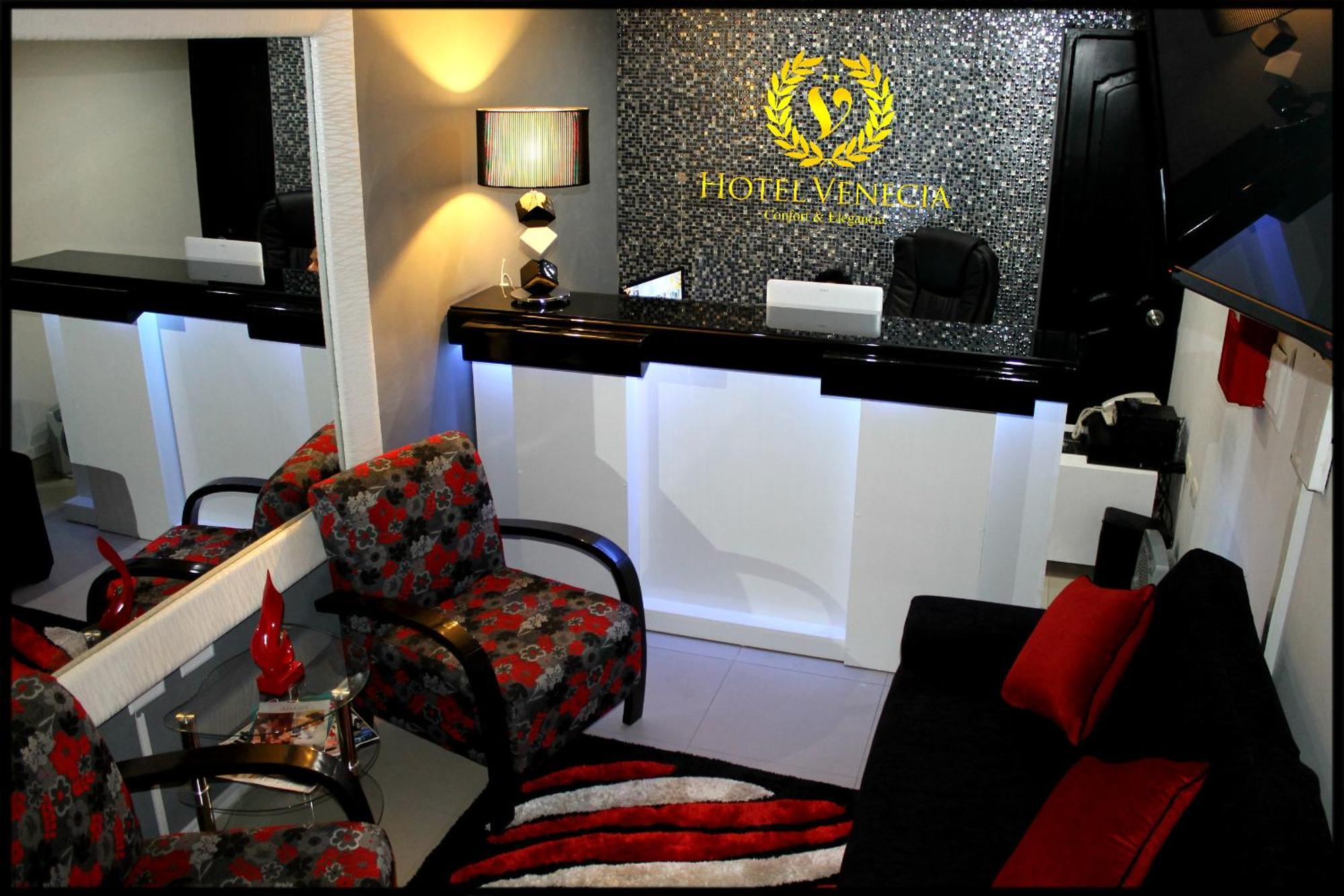 Hotel Venecia Huánuco エクステリア 写真