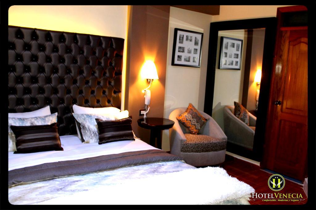 Hotel Venecia Huánuco エクステリア 写真