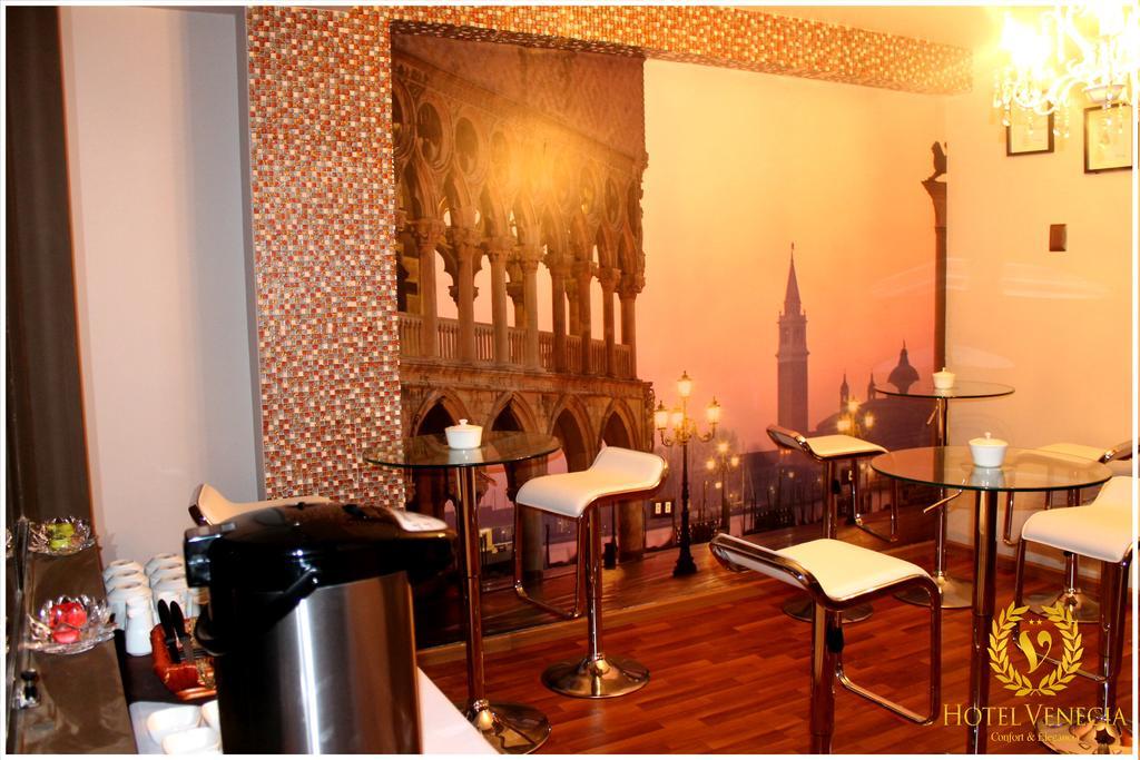 Hotel Venecia Huánuco エクステリア 写真